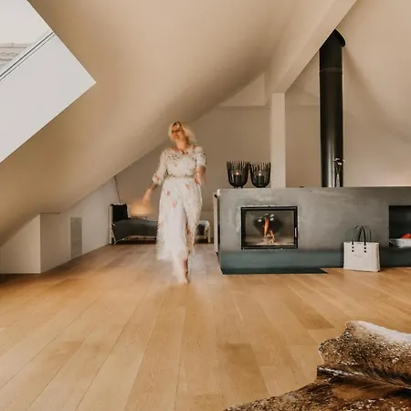 Mesmerhaus Lägenhet *